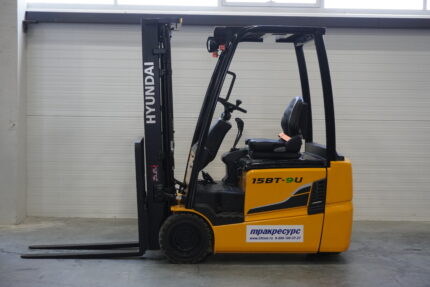 Фото 91 - Вилочный погрузчик Hyundai 15BT-9U.
